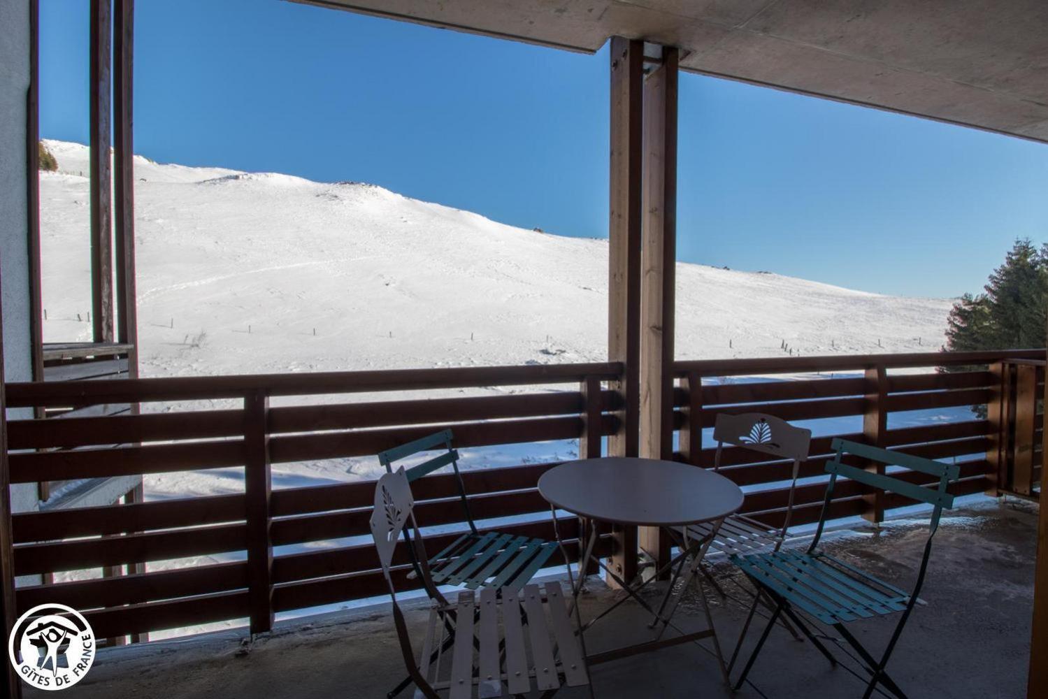 Appartement 4 Personnes Avec Piscine, Wifi, Garage Besse-et-Saint-Anastaise Exterior foto