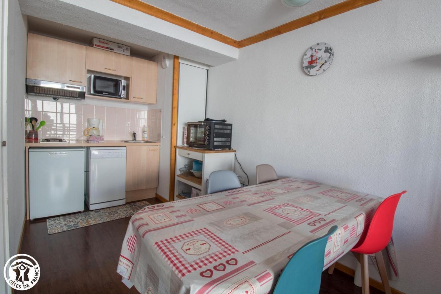 Appartement 4 Personnes Avec Piscine, Wifi, Garage Besse-et-Saint-Anastaise Exterior foto