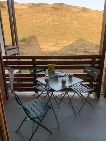 Appartement 4 Personnes Avec Piscine, Wifi, Garage Besse-et-Saint-Anastaise Exterior foto